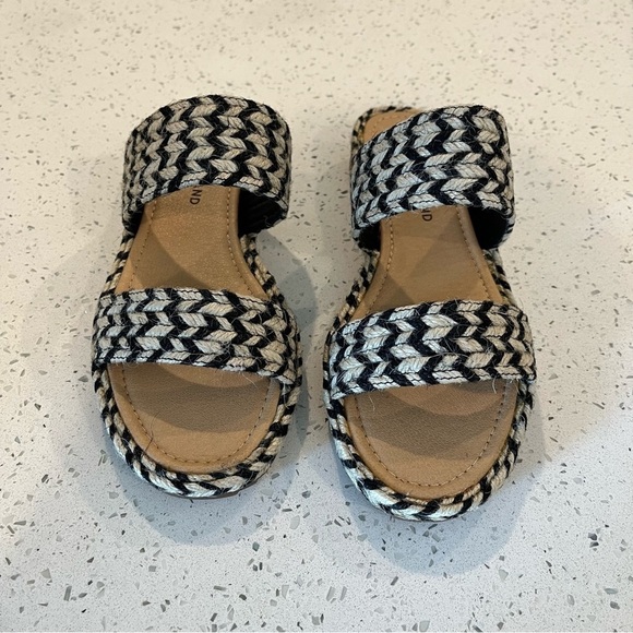 NIB Lucky Brand Size 7 Black Decime Slide Sandals Two Tone Braiding Flat - Picture 2 of 6